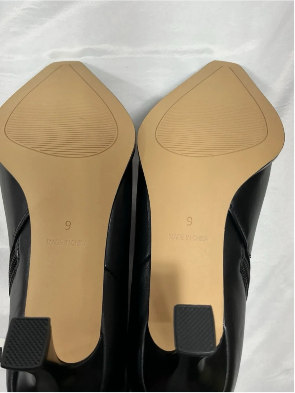 Womans New Ankle Boots 9 Black Kitten Heel Side Zip Pointed Toe